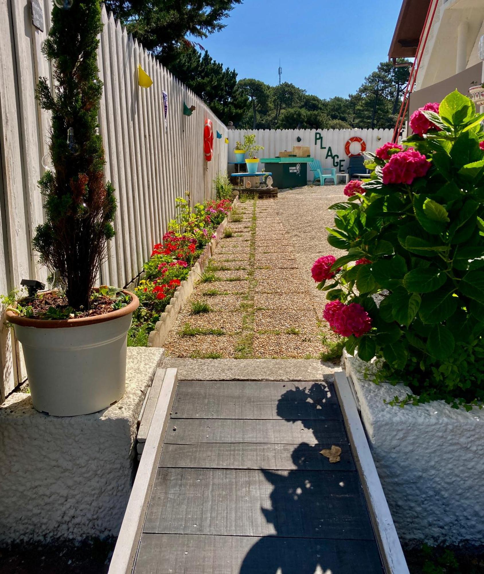 L'Ecume Des Jours Hotel Soulac-sur-Mer Exterior photo